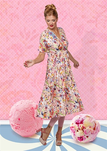 Lyserød kjole med blomstret retro print fra du Milde
